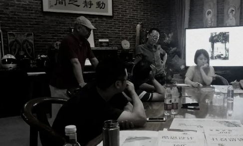 深圳标派视觉-位于设计之都深圳市宝安区福永，专业从事企业品牌形象设计与研究的深圳设计公司，我们为宝安、福永、西乡、沙井、松岗、公明、石岩、南山、罗湖、观澜、龙华、光明、大浪、坂田等地区的客户提供专业品牌VI策划设计，餐饮VI设计，品牌商标设计注册，宝安画册设计，宝安VI设计，福永VI设计，福永LOG